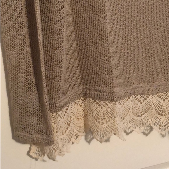 Sweater with lace trim - Picture 2 of 4